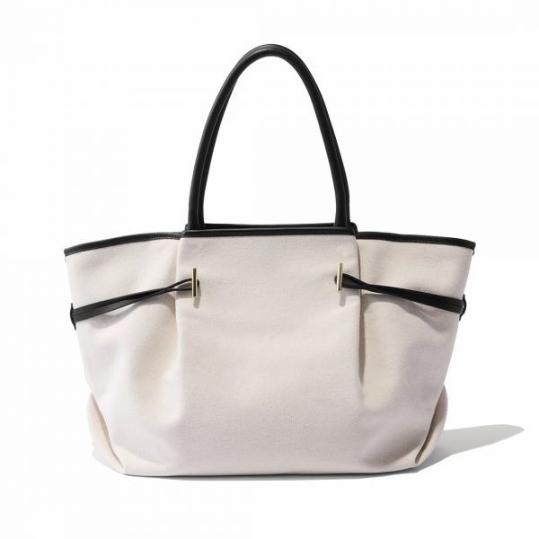 人気ブランドで見つけた「快適」と「おしゃれ」を両立する服&小物9 Marisol5月号2026年特集