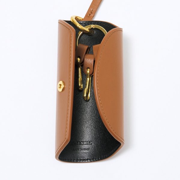 【50代 ファッション小物】ジル サンダー可憐なチャームに魅せられて éclat2026年5月号特集