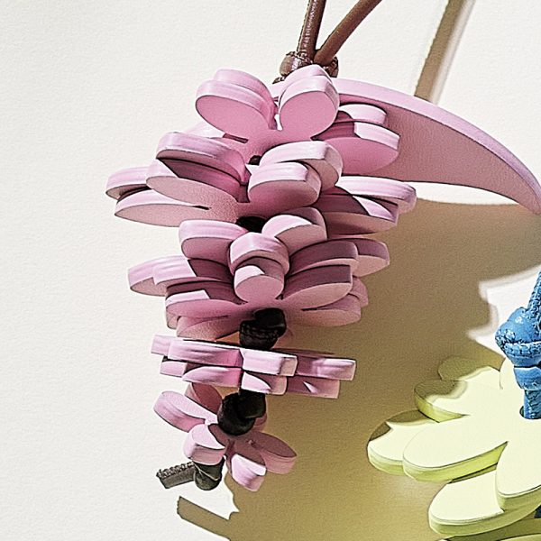 【50代 ファッション小物】ジル サンダー可憐なチャームに魅せられて éclat2026年5月号特集