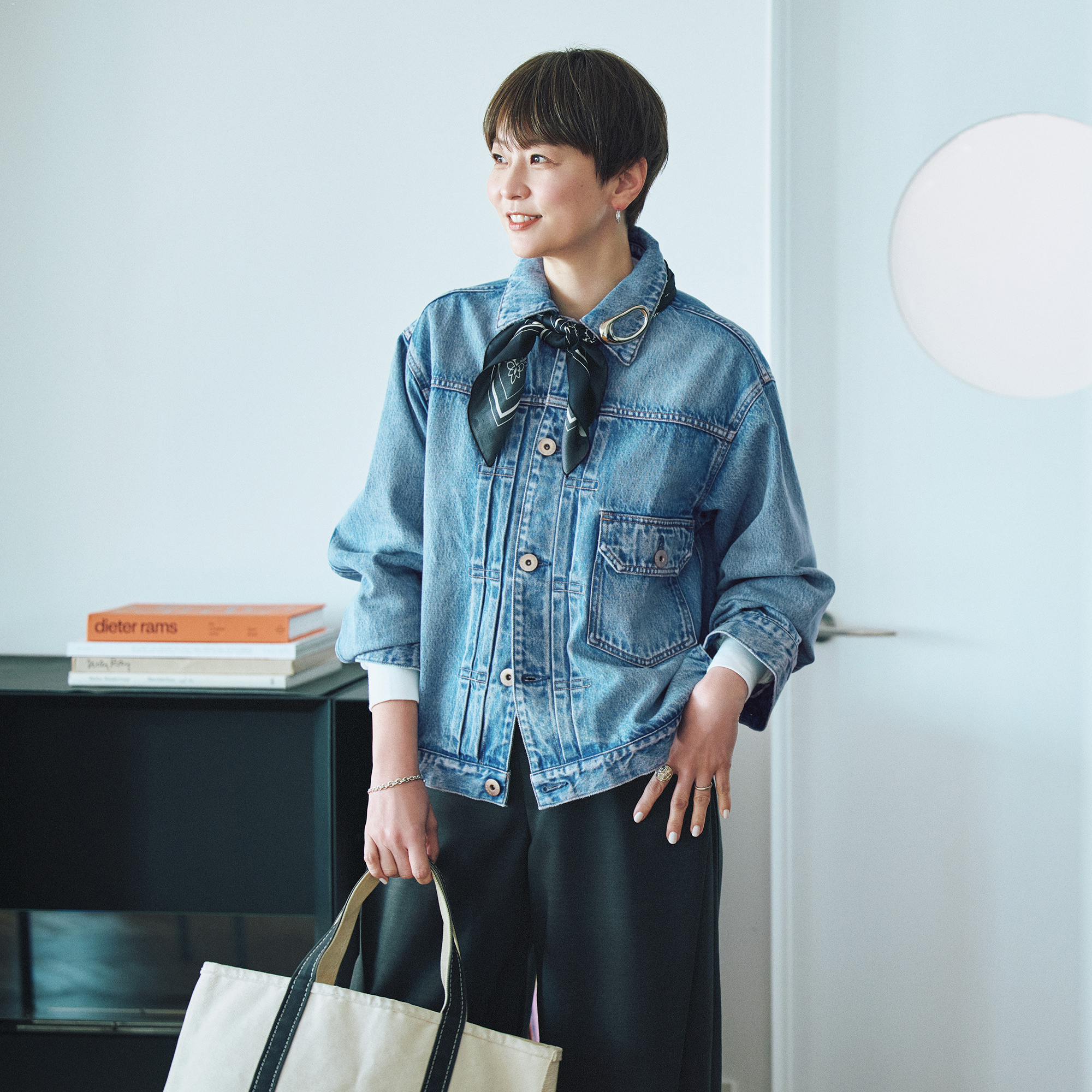 “日常で選び抜いたもの”が旅の相棒！五明祐子さんの「旅」に連れていきたい愛着ワードローブ