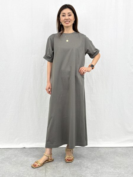 SLOANE×eclat スローン×エクラ【別注】バックタックワンピース￥19,800（税込）