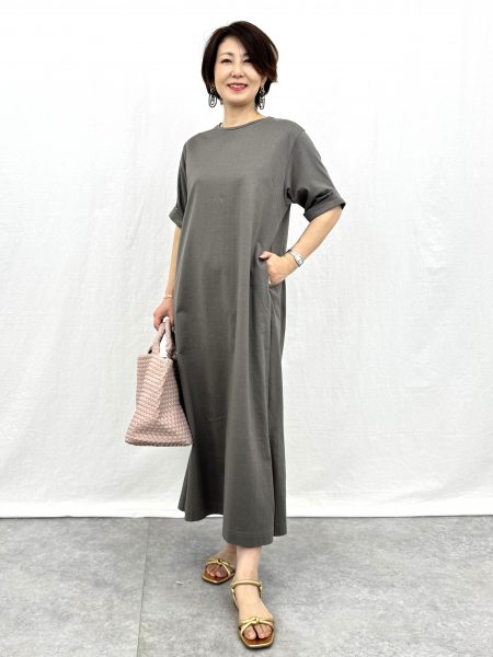 SLOANE×eclat スローン×エクラ【別注】バックタックワンピース￥19,800（税込）