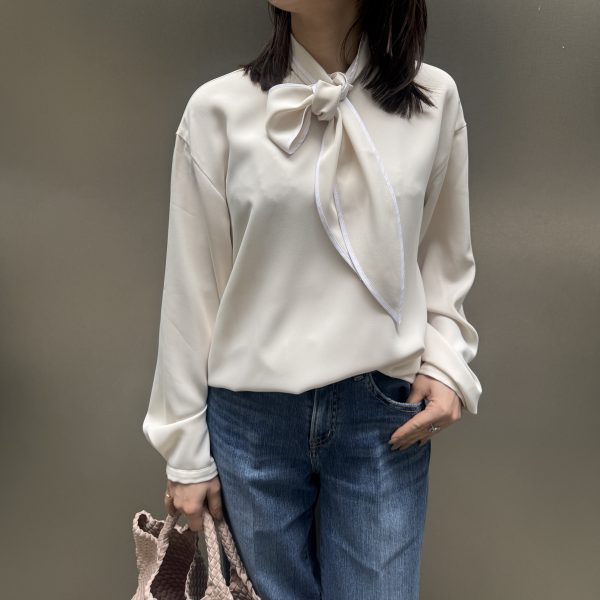 華やぎもシンプルも楽しめる【とろみ】スカーフつきブラウス【E by eclat 40代・50代ファッション】