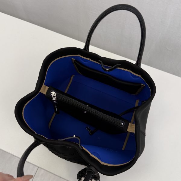 【50代 バッグ】エクラプレミアム編集長・工藤愛用のA.D.M.J.「軽量トートバッグ」を解説