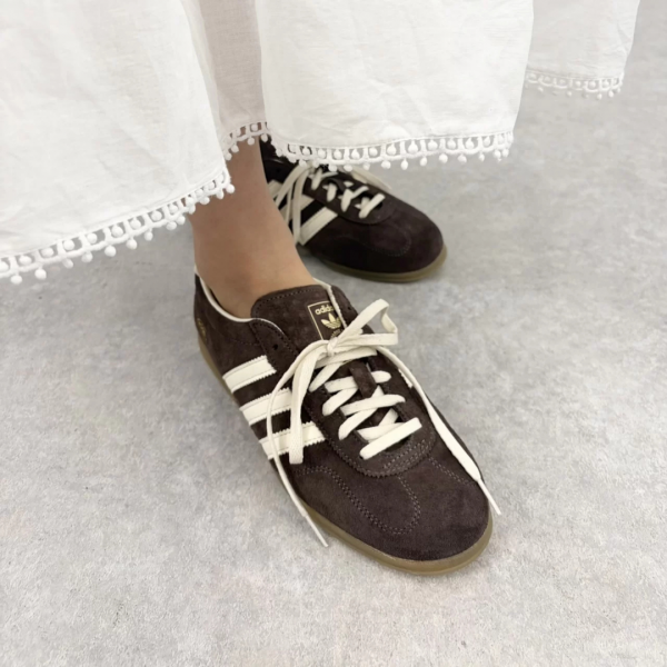 通勤も休日も、コーデを更新するならこれ！大人の春スニーカー10選【40代ファッション】