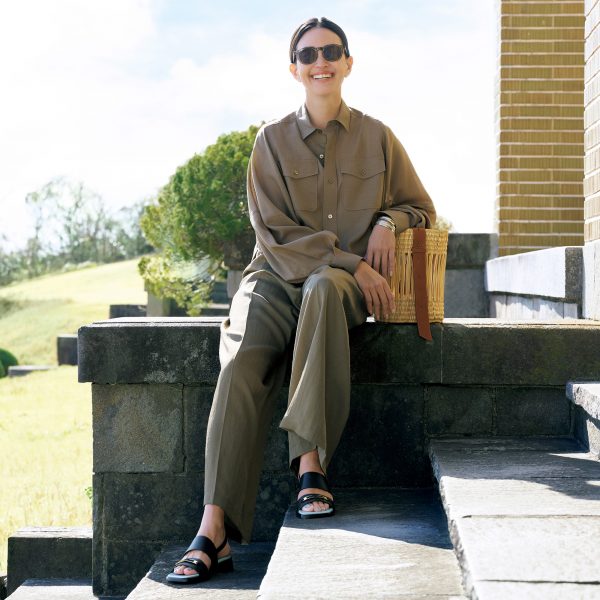 フォトジェニックな黒サンダル éclat2026年5月号特集