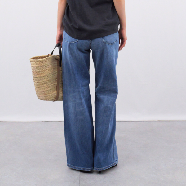 大人気！春の新作大人デニム HealthyDENIM『Quiche(キッシュ)』をスタッフ身長別履き比べ【40代ファッション】