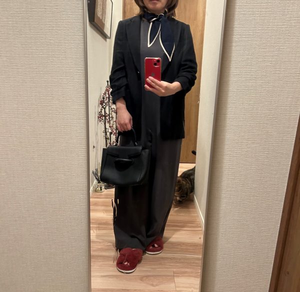 E by eclat【とろみ】スカーフつきブラウス￥19,800