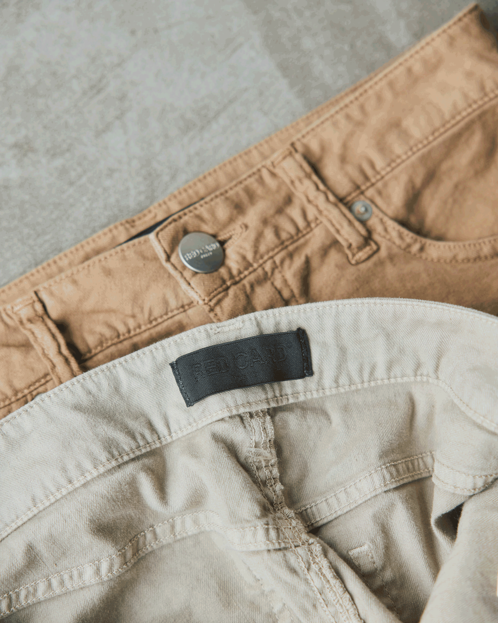 【RED CARD TOKYO】 再燃のデニムスカート、大人は360度美人のこれ一択! | GOOD THINGS Vol.105