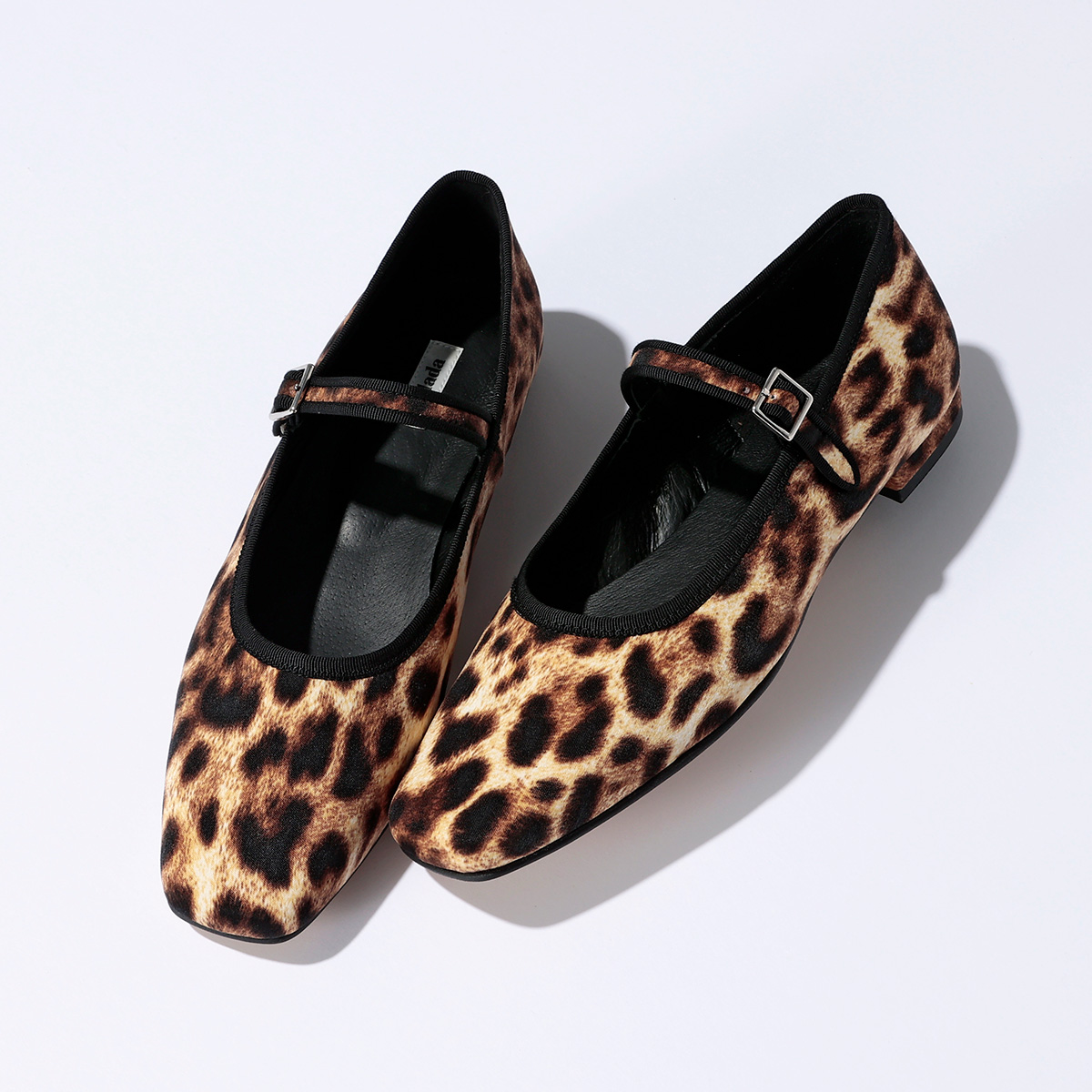 高山都さんの「ちょっと派手可愛い」アイテムで春の10コーデ♡