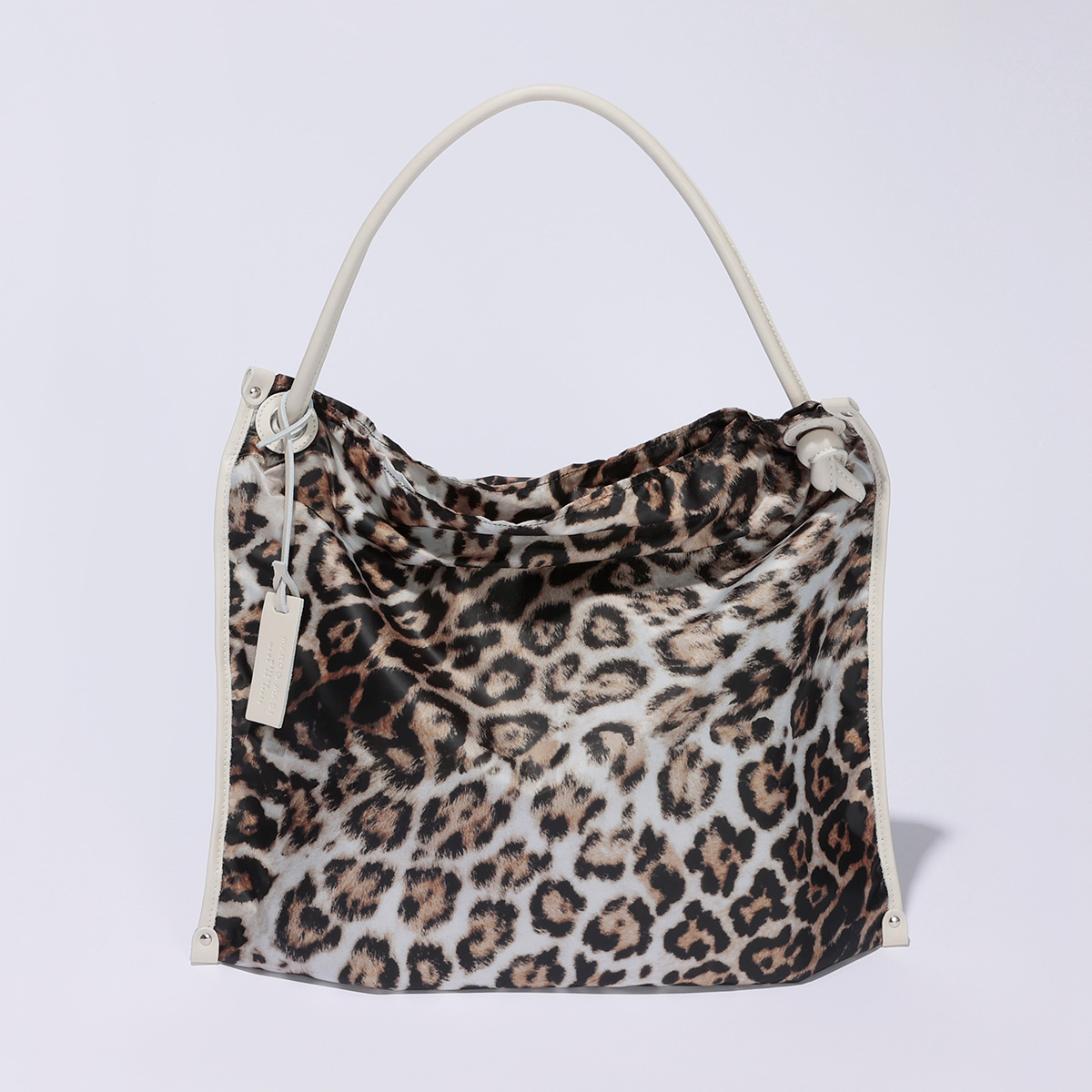 高山都さんの「ちょっと派手可愛い」アイテムで春の10コーデ♡