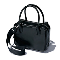 蛯原友里さんと楽しむ、ずっと愛せる初夏のワードローブ