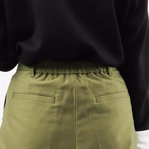 E by eclatNEO大人ベイカーパンツ￥19,800