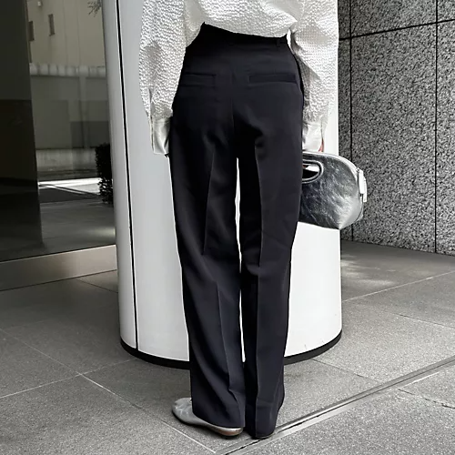 E by eclat【とろみ】ストレートパンツ￥17,600