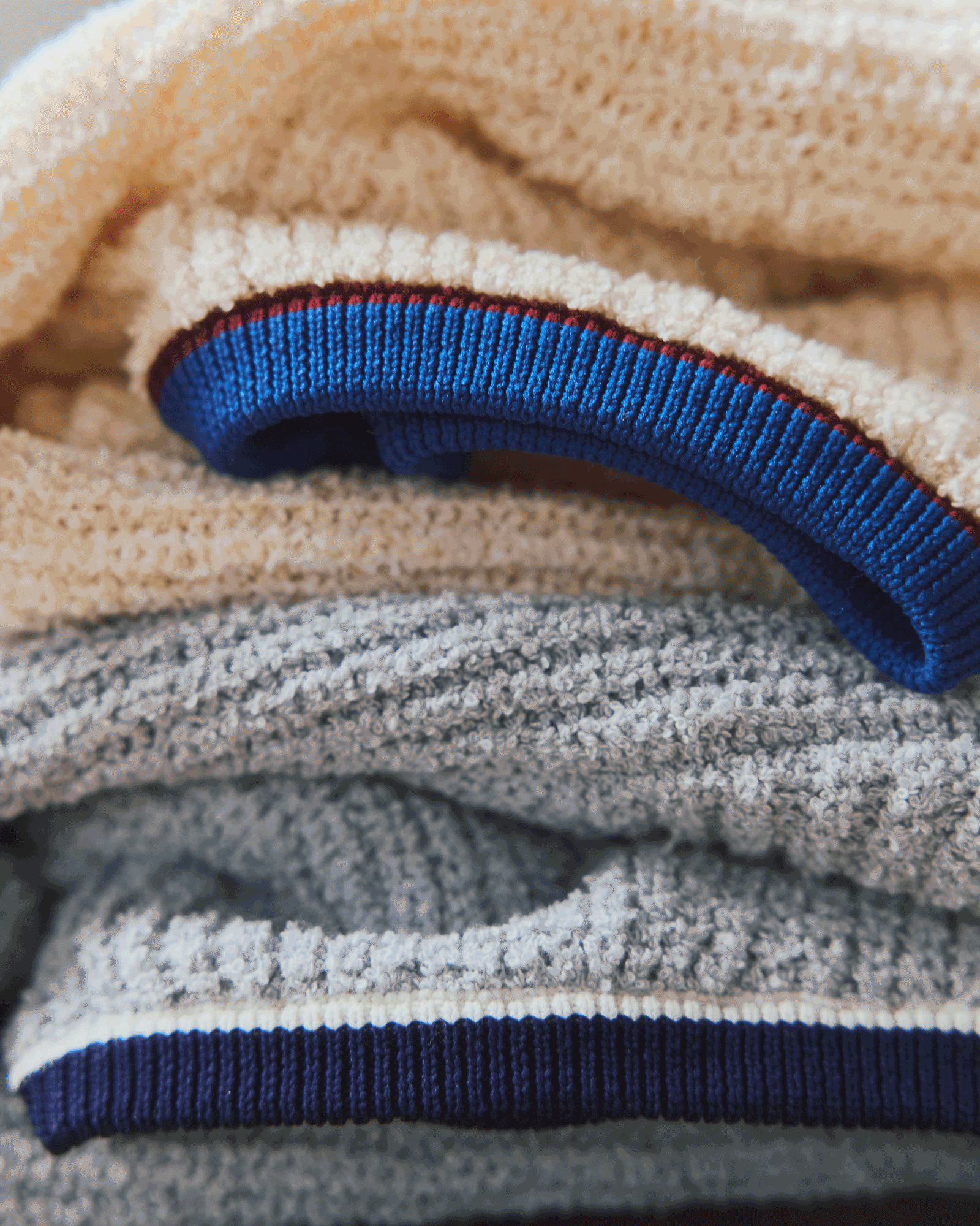 【RYE TENDER】旬リンガーはニットで! ぷくぷくの編み地で脱ユニフォーム感 | GOOD THINGS Vol.107