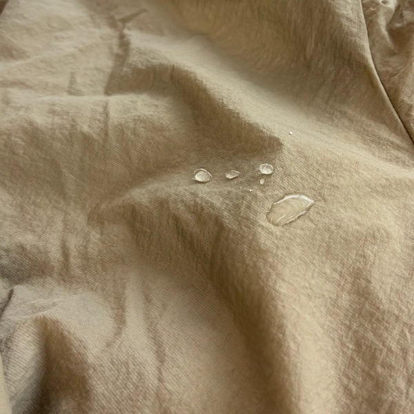 【40代・50代 旅】春初夏の旅に活躍する｜超軽量撥水ブルゾン