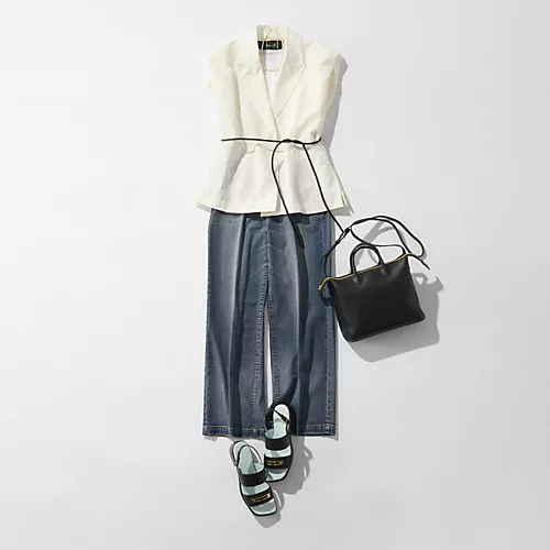 「デニムが似合わなくなった？」50代の悩みに応える、RED CARD TOKYO×エクラ別注 夏の美脚ソフトデニム