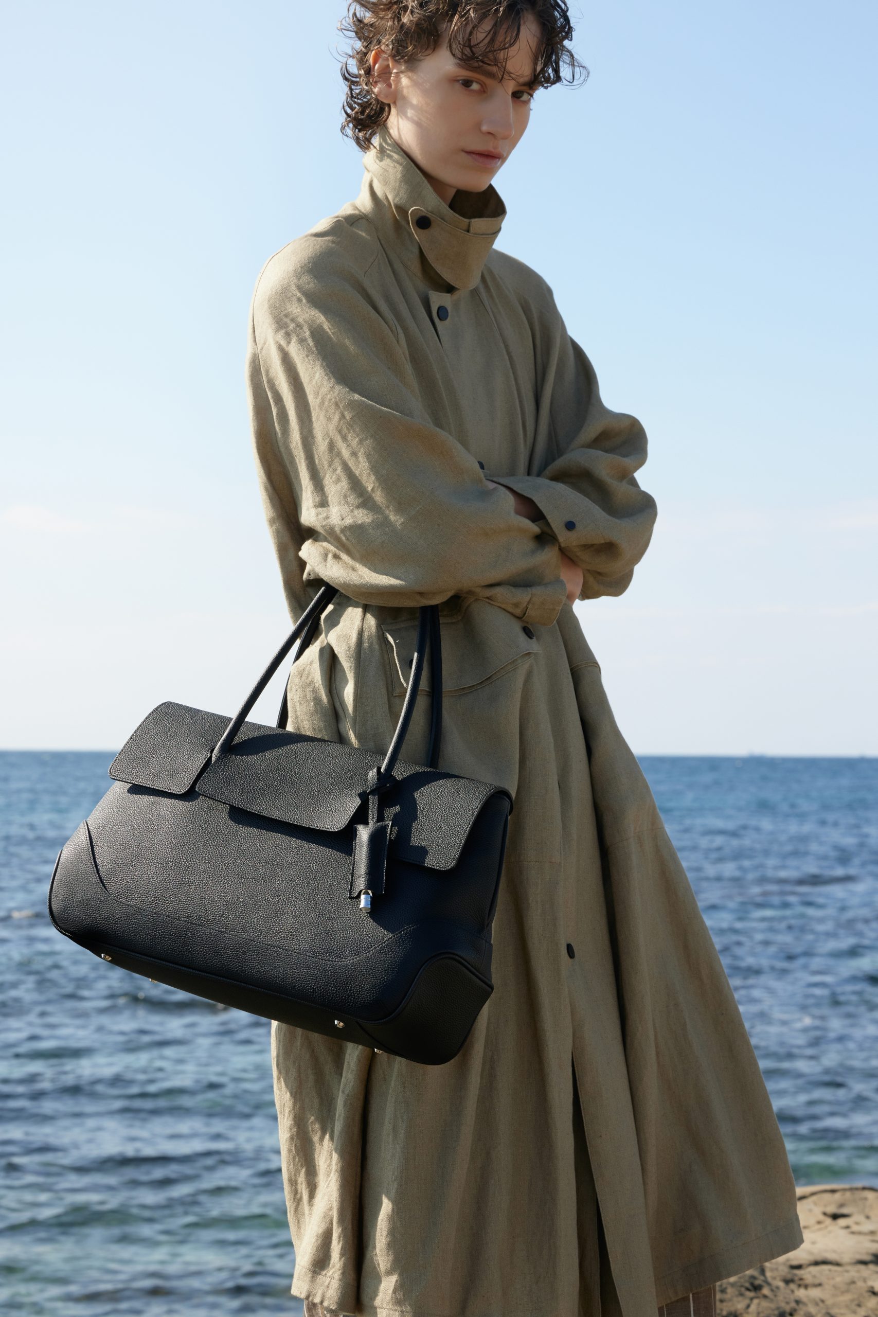 「PELLE MORBIDA(ペッレモルビダ)」のフラップトートバッグ