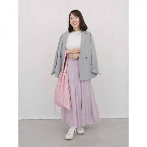 GW明けの通勤、何着る？の答え。「夏まで使える接触冷感ジャケット」を美女組が着回し！【40代ファッション】