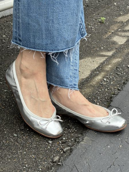 farfalleスクエアギャザーバレエ¥12,100シルバーメタル、他3色