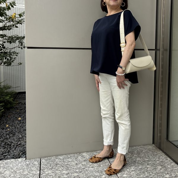 【50代 コーデ】所持率100%！スタッフ全員が愛用するイーバイエクラ「とろみ」アイテムの魅力とは？