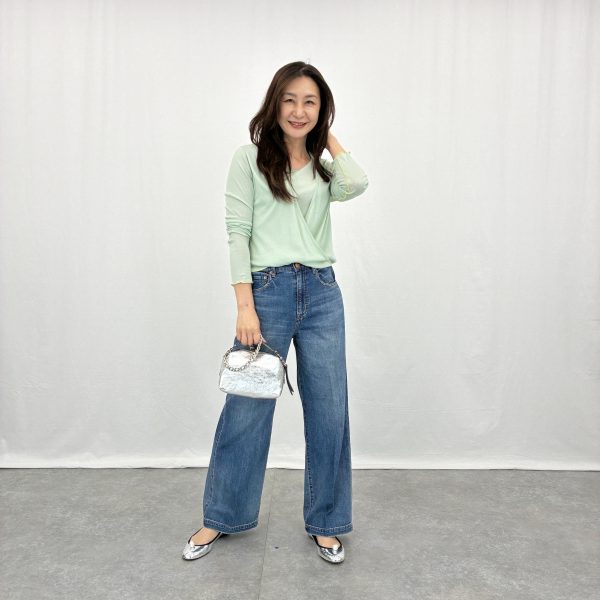 「デニムが似合わなくなった？」50代の悩みに応える、RED CARD TOKYO×エクラ別注 夏の美脚ソフトデニム