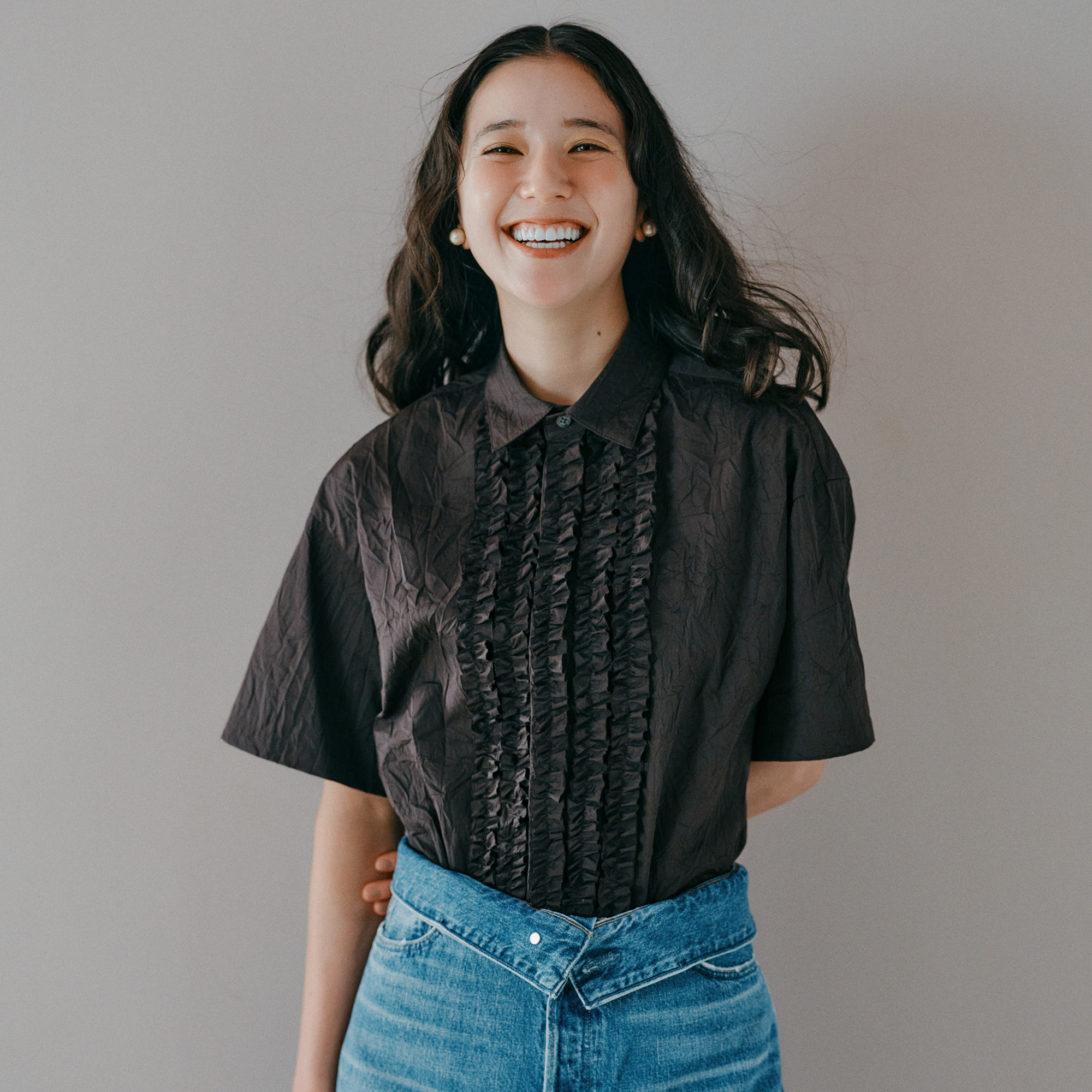 春デニムに合わせたい、ちょい甘ブラウス&着映えシャツ