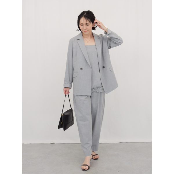 GW明けの通勤、何着る？の答え。「夏まで使える接触冷感ジャケット」を美女組が着回し！【40代ファッション】
