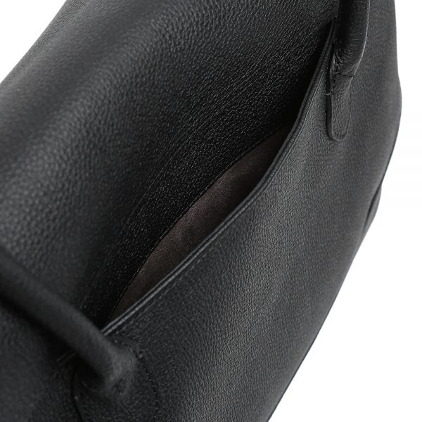 「PELLE MORBIDA(ペッレモルビダ)」のフラップトートバッグ ポケット