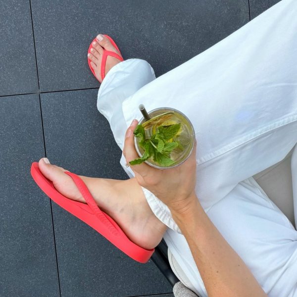 期間限定受注会開催中♪世界で600万人の足を支える「アーチーズ」理学療法士が開発したサンダルを今なら全カラー購入できます。【40代・50代サンダル】