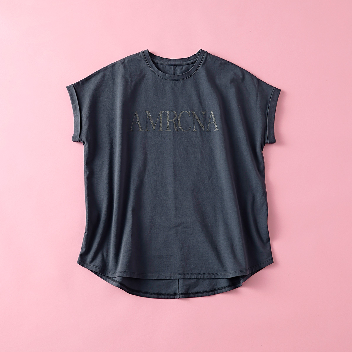 気分も着映え力も、アガるものだけ♡ハピプラストア厳選！大人に似合うTシャツ図鑑