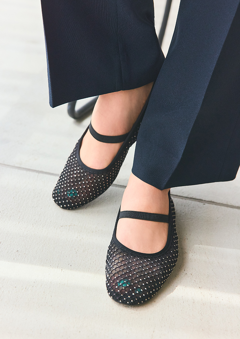 フォルム美人なスウェット×女っぽ靴でつくる初夏の6Style