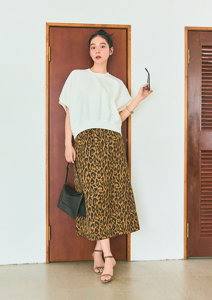 フォルム美人なスウェット×女っぽ靴でつくる初夏の6Style