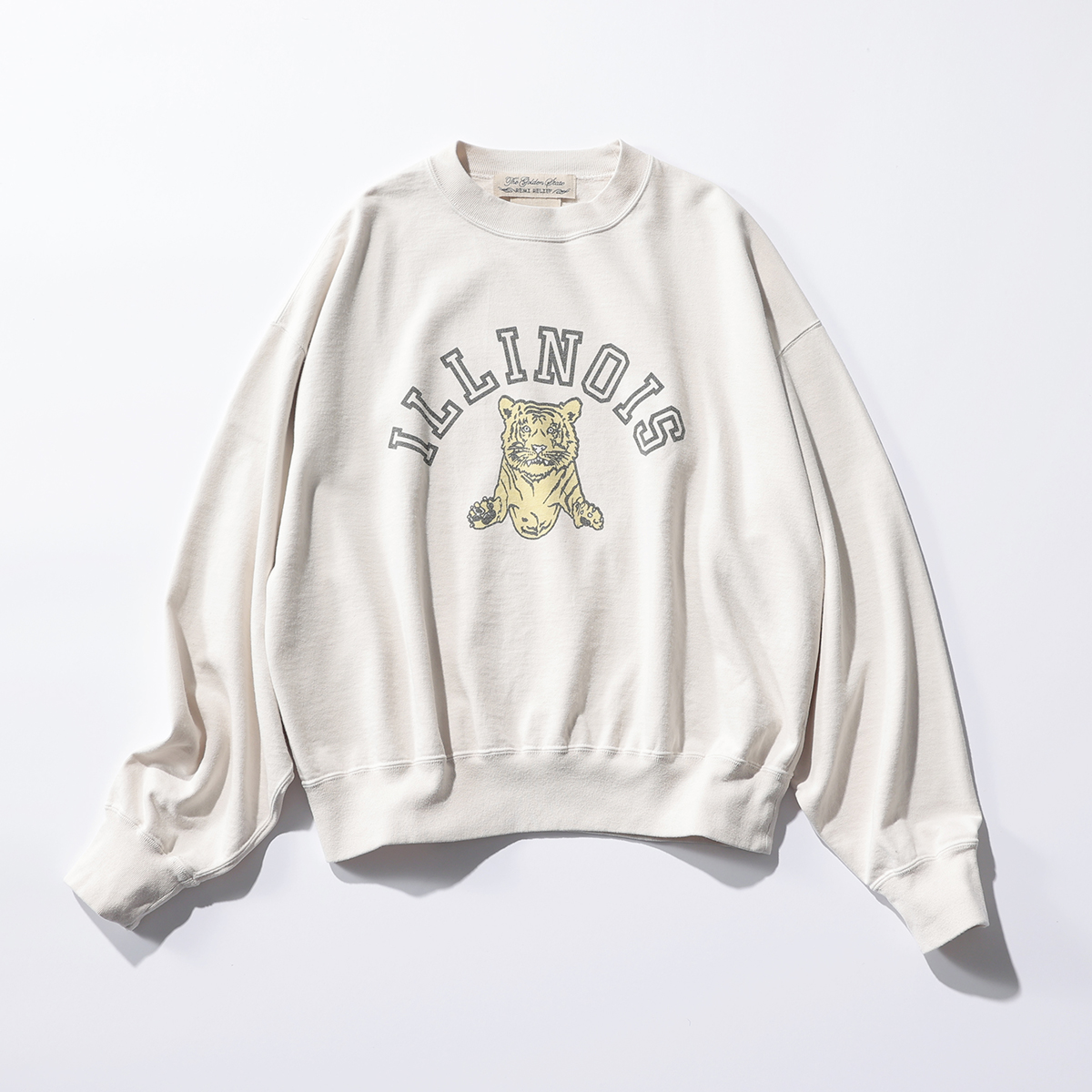 フォルム美人なスウェット×女っぽ靴でつくる初夏の6Style