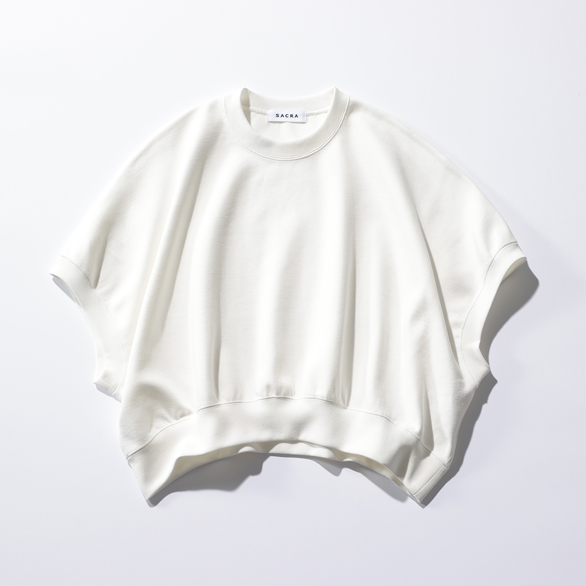 フォルム美人なスウェット×女っぽ靴でつくる初夏の6Style