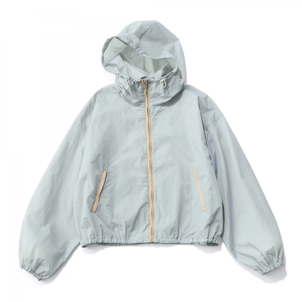 【40代・50代 旅】春初夏の旅に活躍する｜超軽量撥水ブルゾン