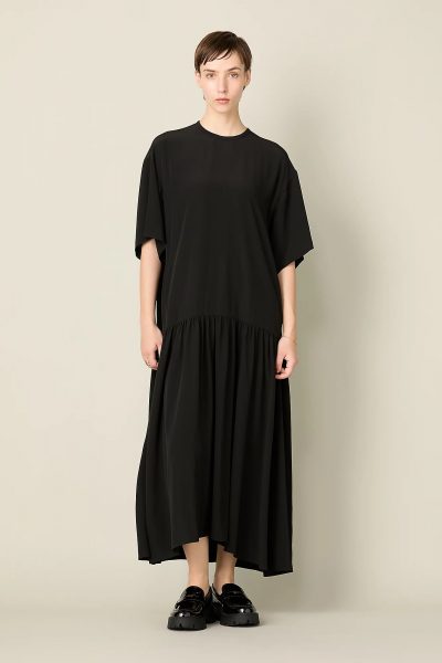 BLAMINKシルククルーネックバックリボンワンピース￥154,000 