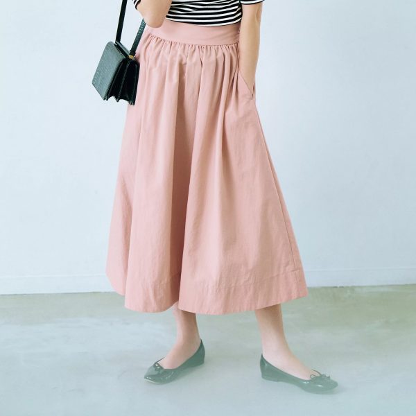 12closet【福田麻琴さんコラボ】【洗える】【シワになりにくい】【撥水】タックボリュームスカート￥17,600