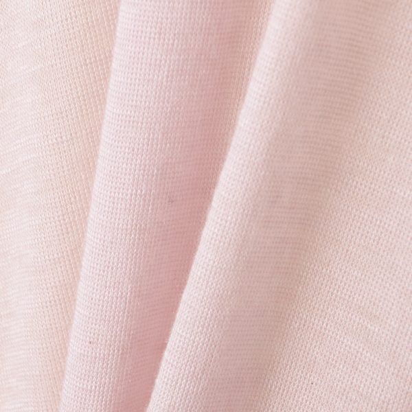 50代夏ファッション|素肌にうれしい、夏の選択。軽やかに楽しむカシミヤ éclat2026年7・8月合併号特集