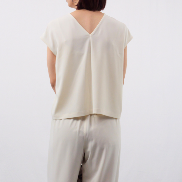 40代の夏コーデ迷子、これで解決！通勤も休日も着回せる「接触冷感セットアップ」を徹底解説！