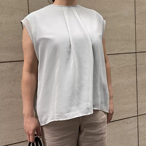 E by eclatシアーレイヤード冷感Tブラウス￥17,600