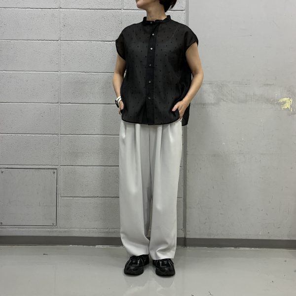 40代・50代 パンツコーデ｜「イーバイエクラ」とろみタックパンツが売れ続ける理由。初夏～晩夏の気温別コーデ集