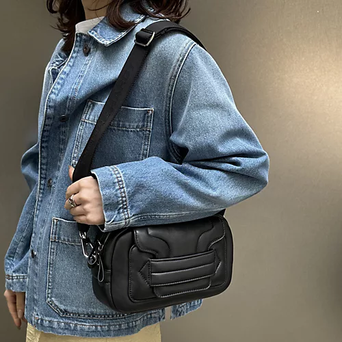 PIERRE HARDYALPHA PAD B／ショルダーつきバッグ￥172,700