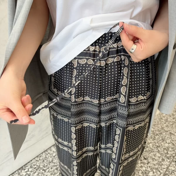 【Instagramフォロー&いいねでプレゼント】M7daysの「【洗える】ペイズリー×ドットプリントワイドパンツ」