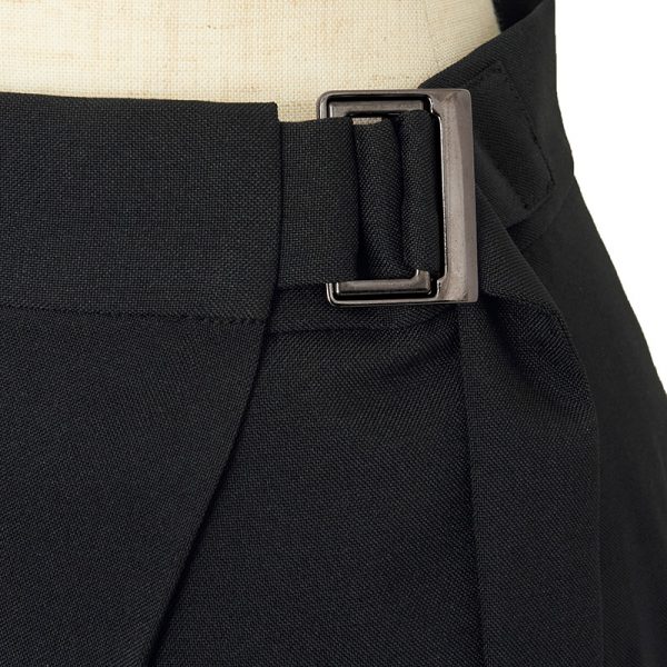 夏のムードに似合う服|猛暑でも快適。大人のための涼しい高機能アイテム4選 éclat premium2026年8月号特集