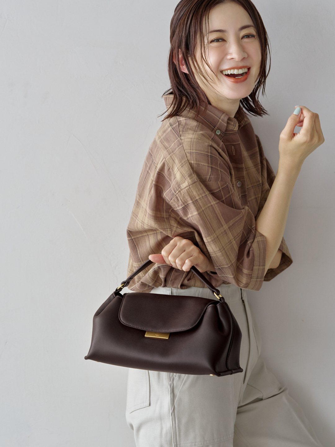 トーヴのSOUFFLE S 2WAYハンドバッグコーデ