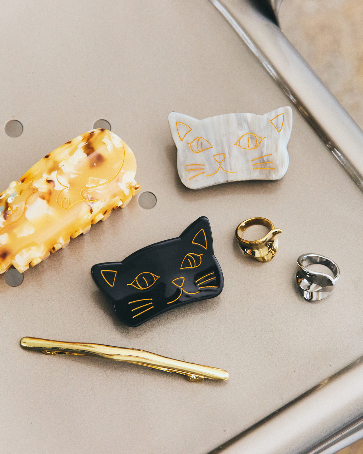 夏に添えたい、ちょっと素敵なアクセサリー＆サングラス｜A Summer of Accessories