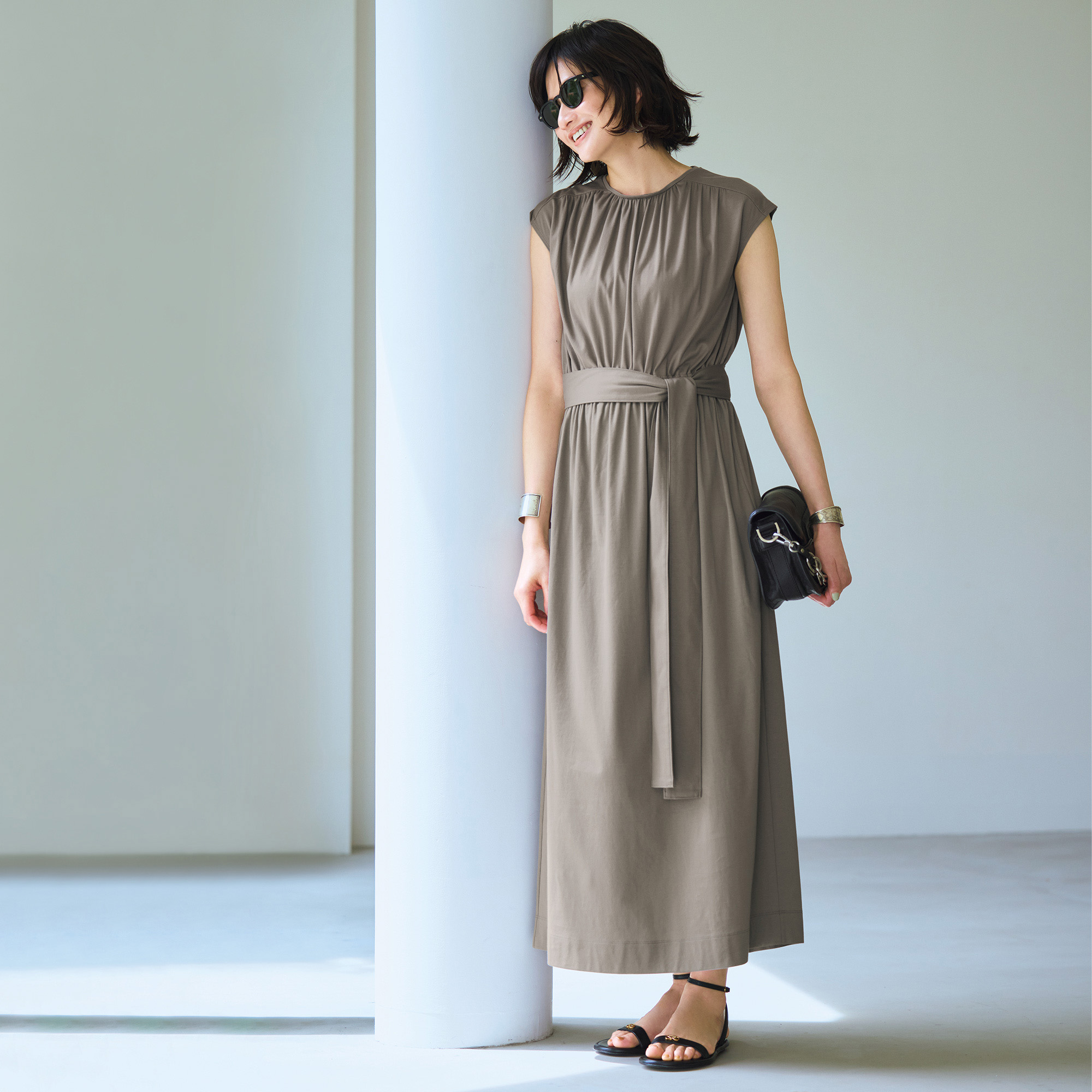 暑い日もきれい見え。SLOANE×éclat 接触冷感マキシワンピース｜大人の