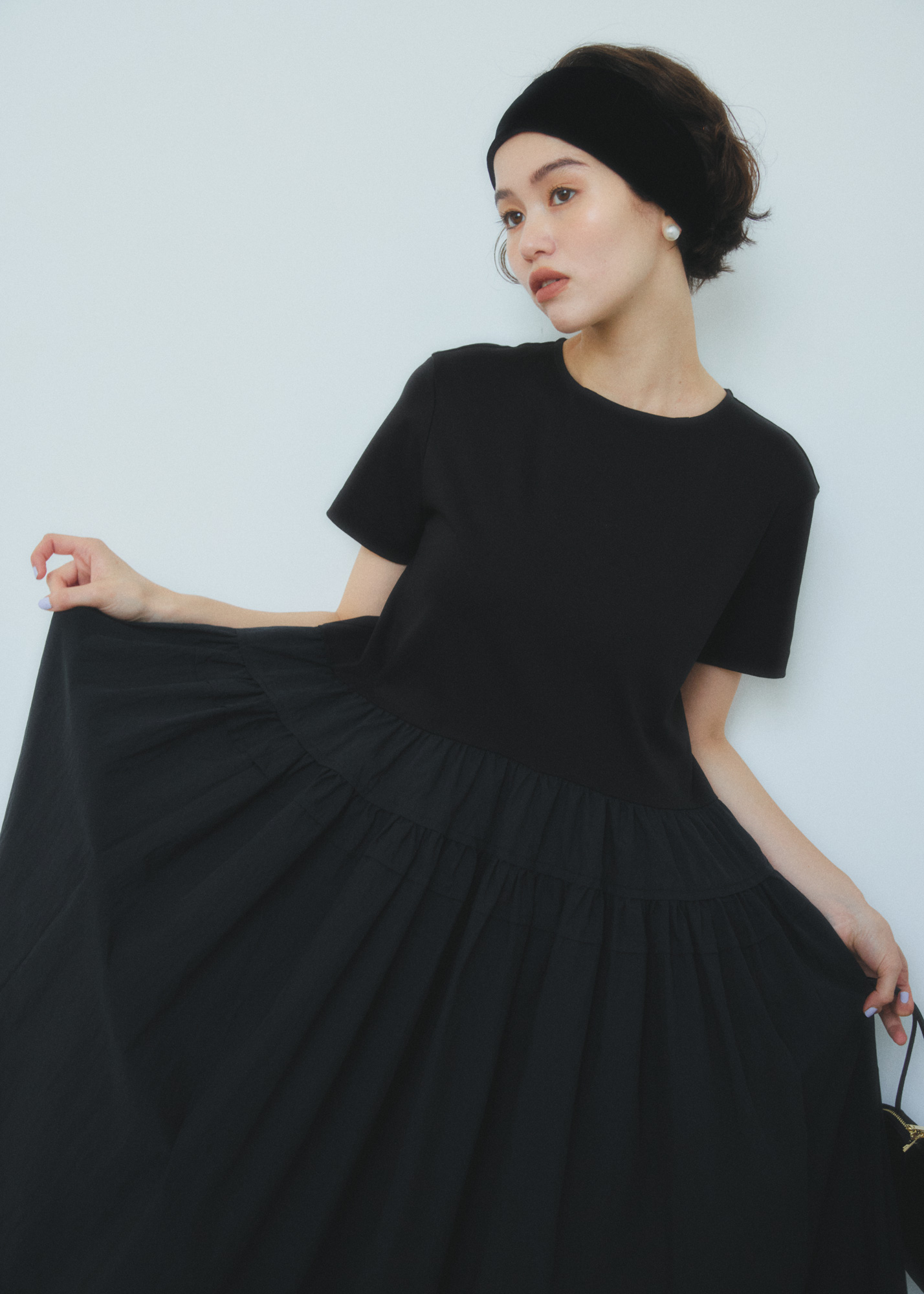 【MARILYN MOON】 羽織り不要! この黒ワンピ一枚で夏はもっと自由になる| GOOD THINGS Vol.119