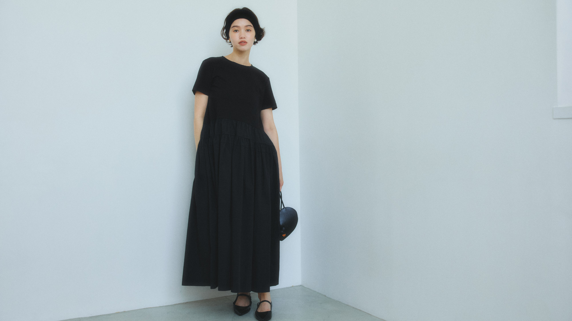 【MARILYN MOON】 羽織り不要! この黒ワンピ一枚で夏はもっと自由になる| GOOD THINGS Vol.119